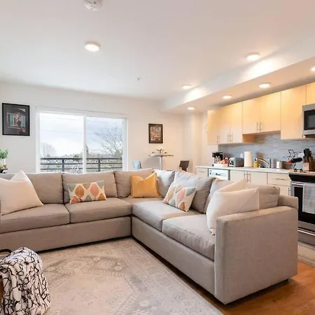 Stunning Capitol Hill 1Bd Condo